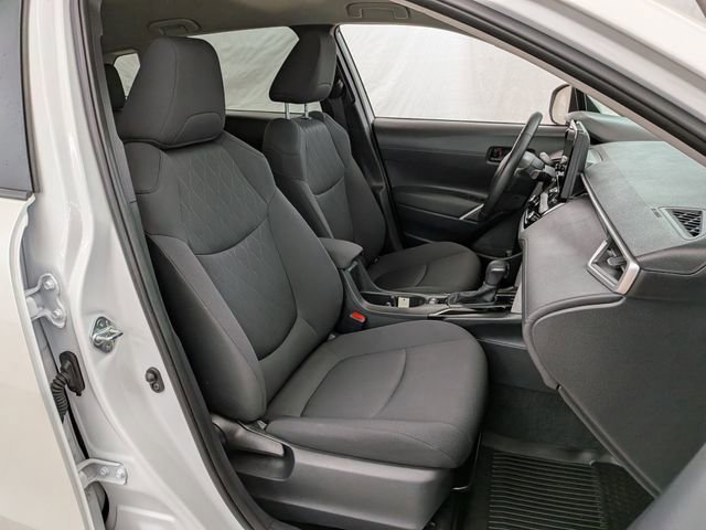 Used 2024 Toyota Corolla Cross LE image 19