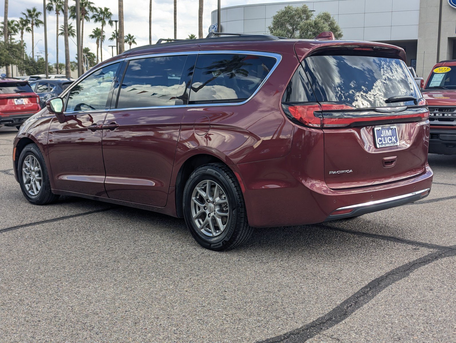Used 2021 Chrysler Pacifica Touring FWD image 4