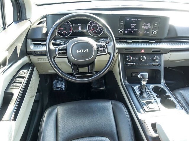 Used 2023 Kia Carnival LX FWD image 18