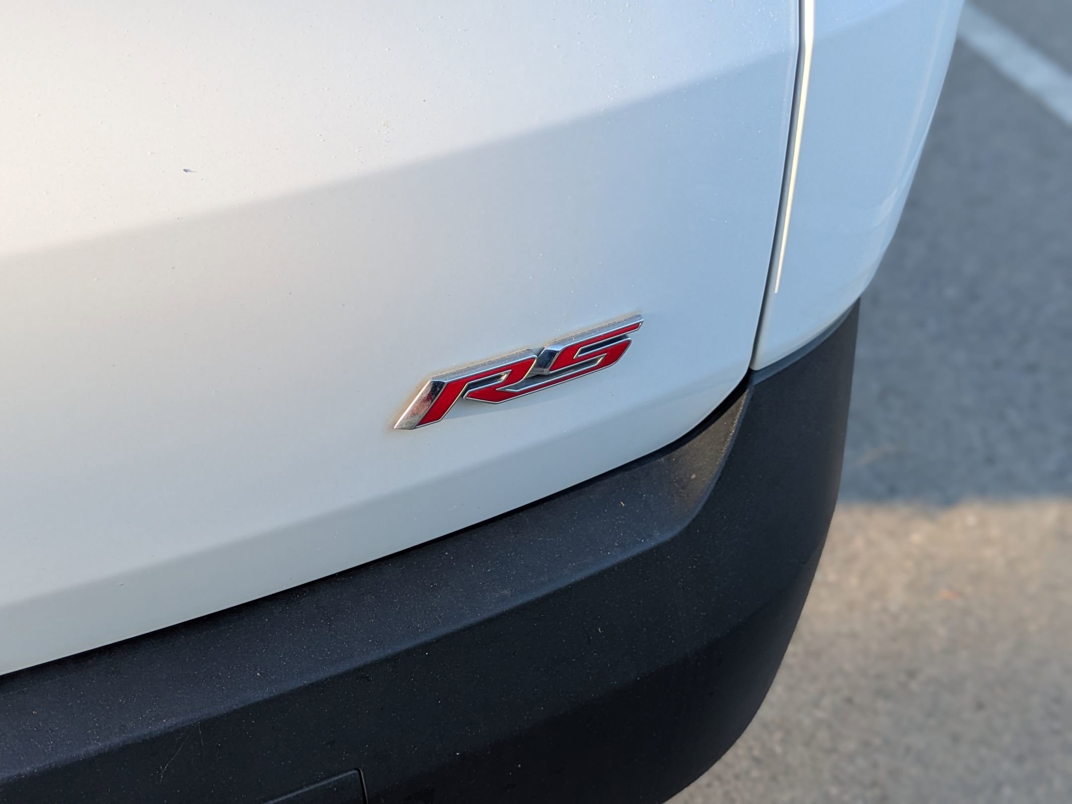 Used 2023 Chevrolet Traverse RS FWD image 34