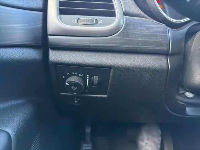 Used 2021 Jeep Grand Cherokee Laredo X image 19