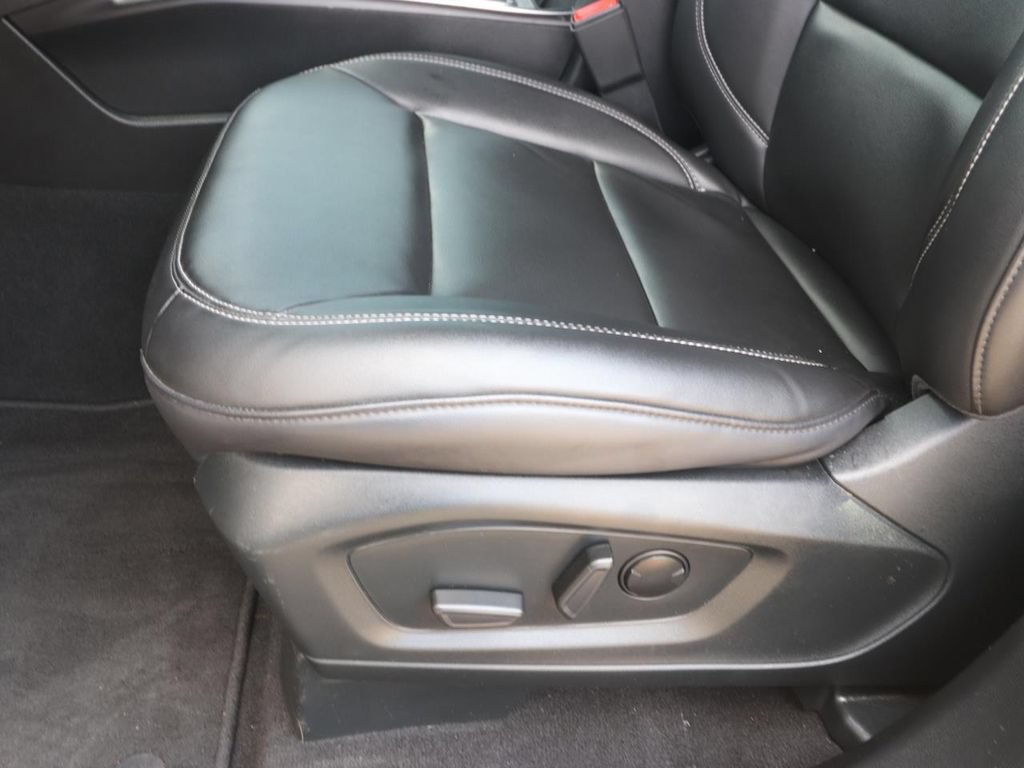 Certified 2024 Ford Explorer XLT w/ Equipment Group 202A RWD image 18