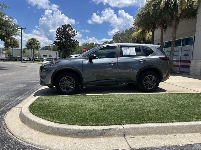 Used 2023 Nissan Rogue S AWD/4WD image 11