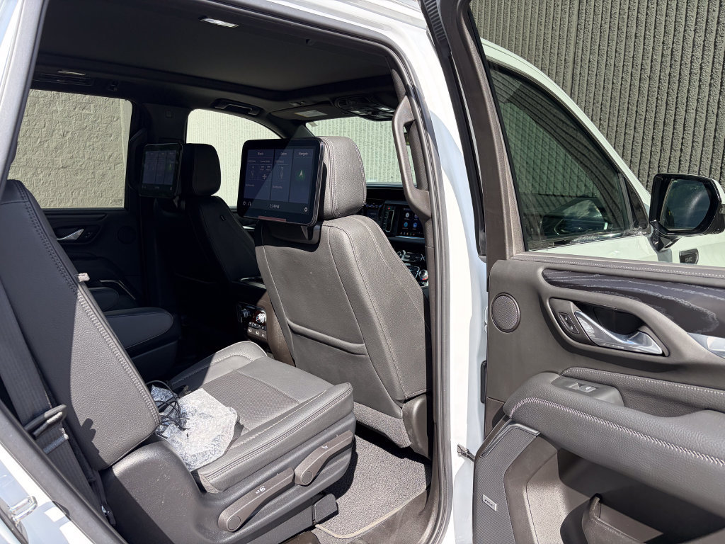 Used 2021 GMC Yukon Denali w/ Denali Premium Package AWD/4WD image 26