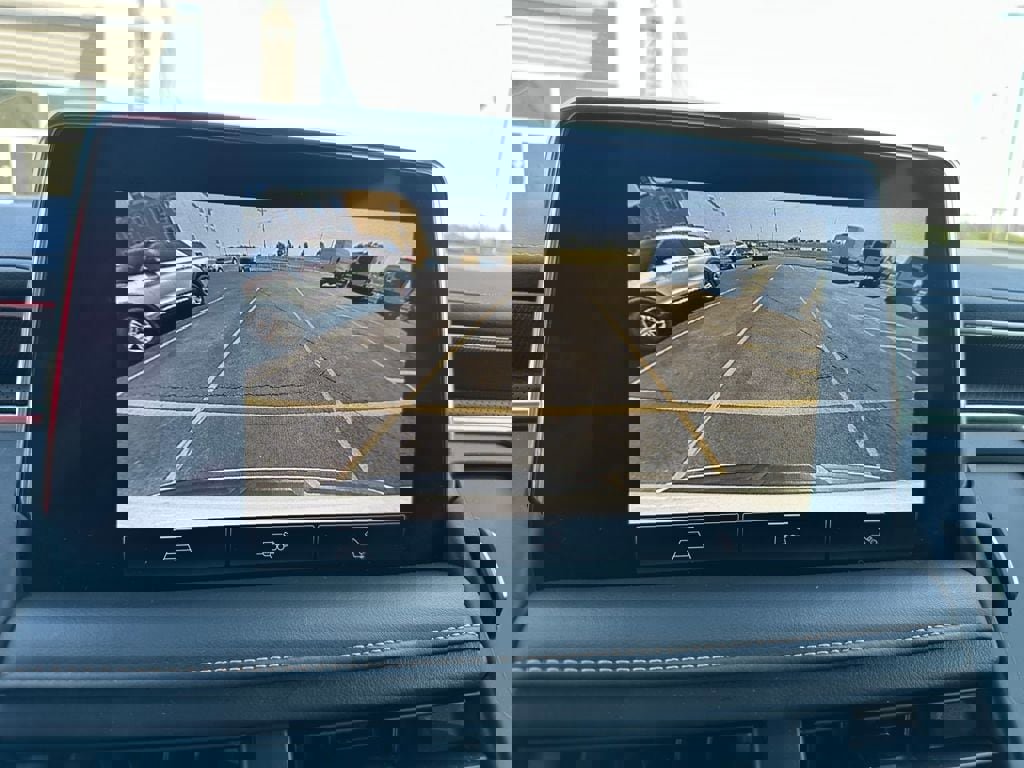 Used 2022 GMC Yukon AT4 w/ Max Trailering Package image 11