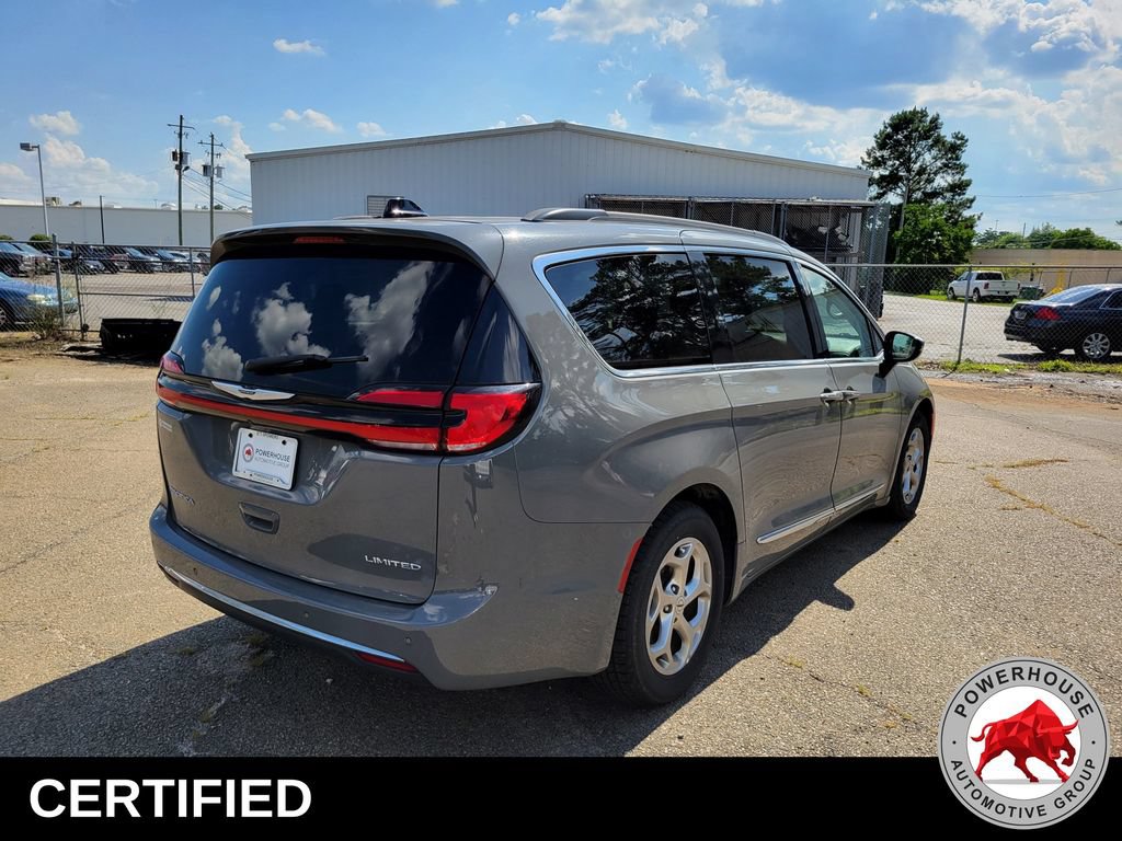Used 2023 Chrysler Pacifica Limited FWD image 5