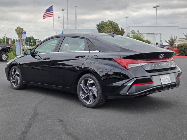 Used 2025 Hyundai Elantra Limited FWD image 6