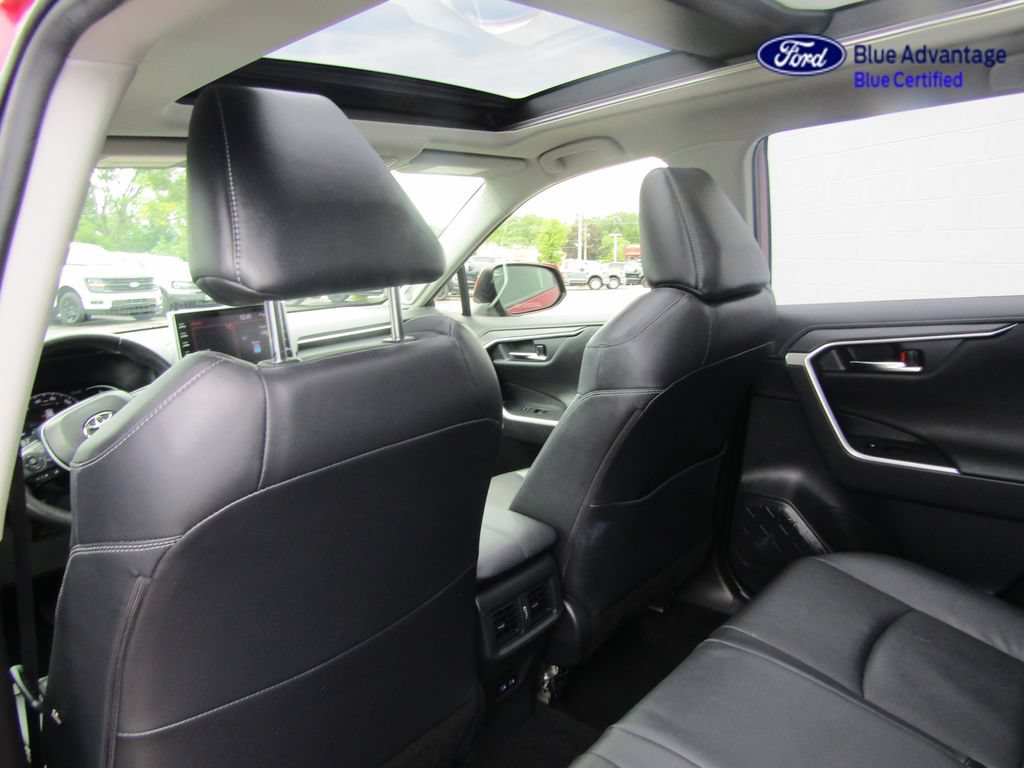 Used 2022 Toyota RAV4 Limited AWD/4WD image 30