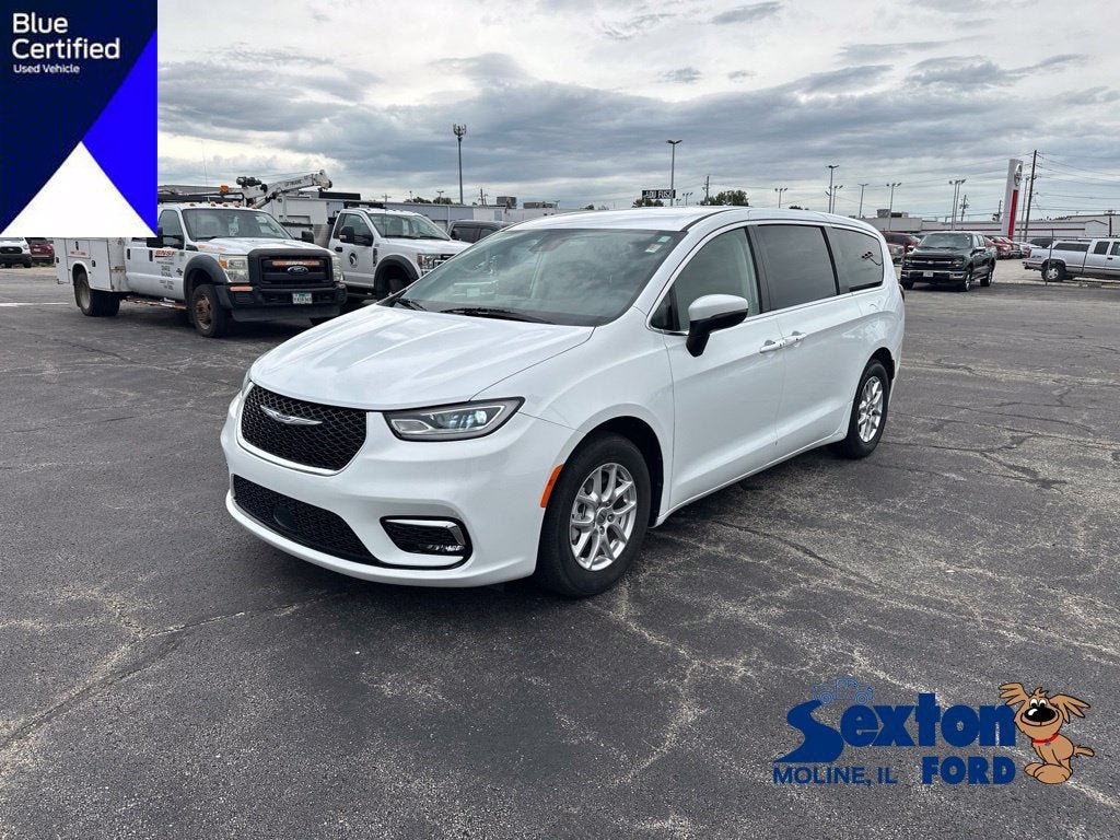 Used 2023 Chrysler Pacifica Touring-L
