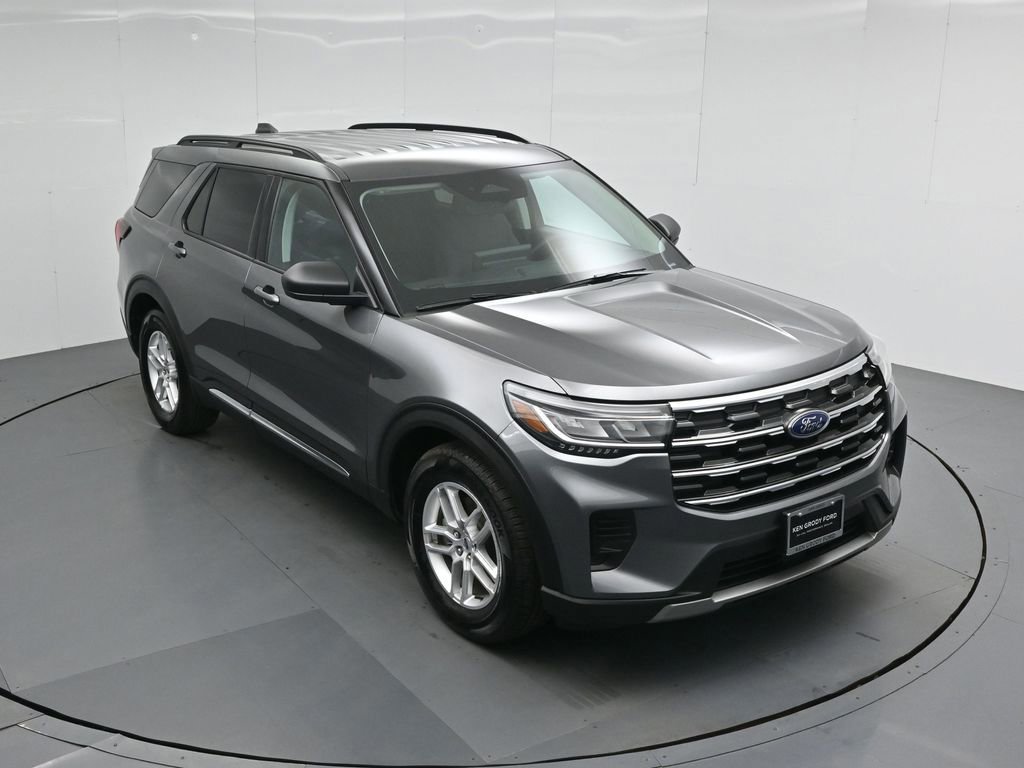 Certified 2025 Ford Explorer Active image 4