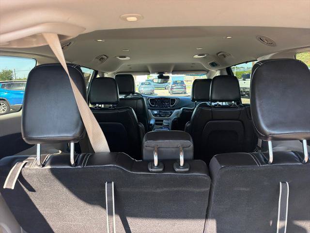 Used 2024 Chrysler Pacifica Touring-L FWD image 39