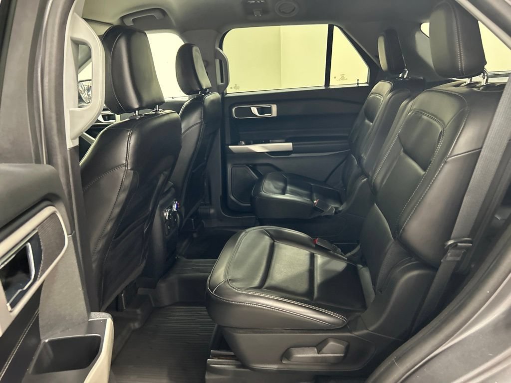 Certified 2021 Ford Explorer XLT w/ Equipment Group 202A AWD/4WD image 24