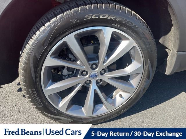 Certified 2025 Ford Explorer Platinum w/ Ultimate Package AWD/4WD image 7