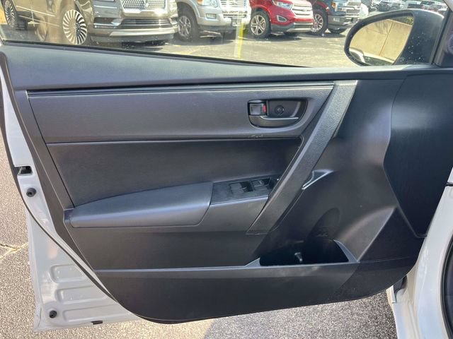 Used 2017 Toyota Corolla L FWD image 17