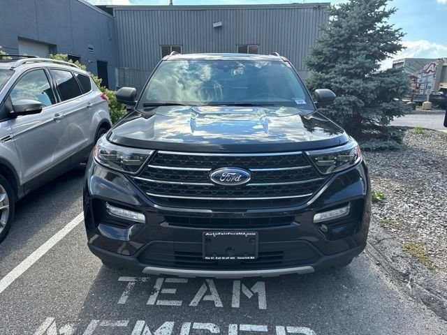 Certified 2021 Ford Explorer XLT w/ Equipment Group 202A AWD/4WD image 3