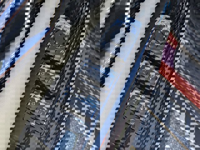 Used 2023 Kia Carnival SX image 16