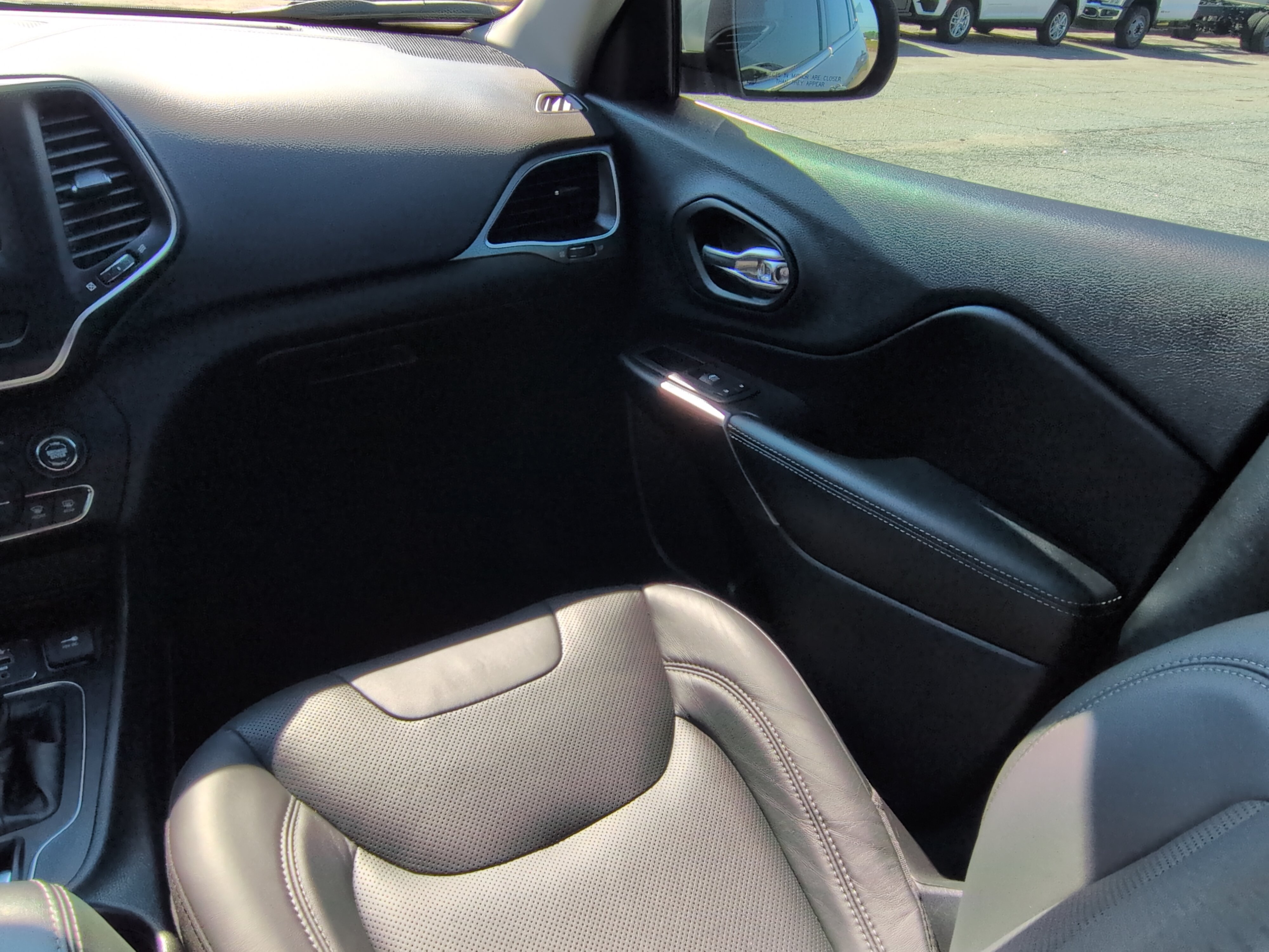Used 2021 Jeep Cherokee Latitude Lux w/ Sun & Sound Group FWD image 15