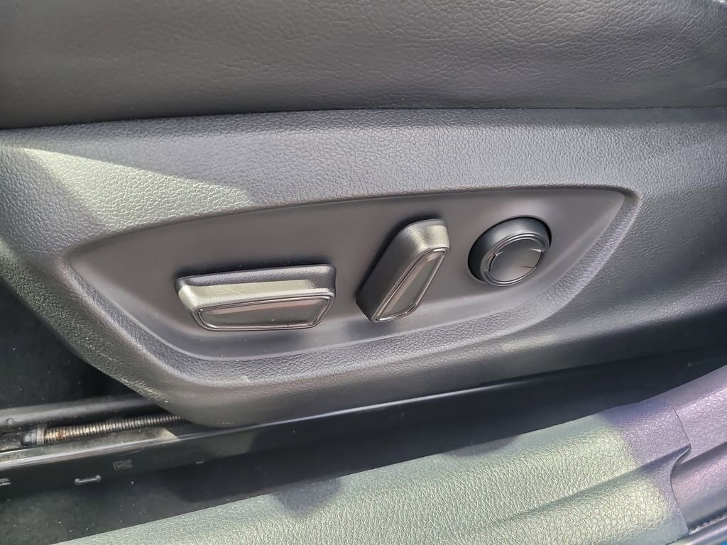 Used 2020 Toyota Camry XSE FWD image 16