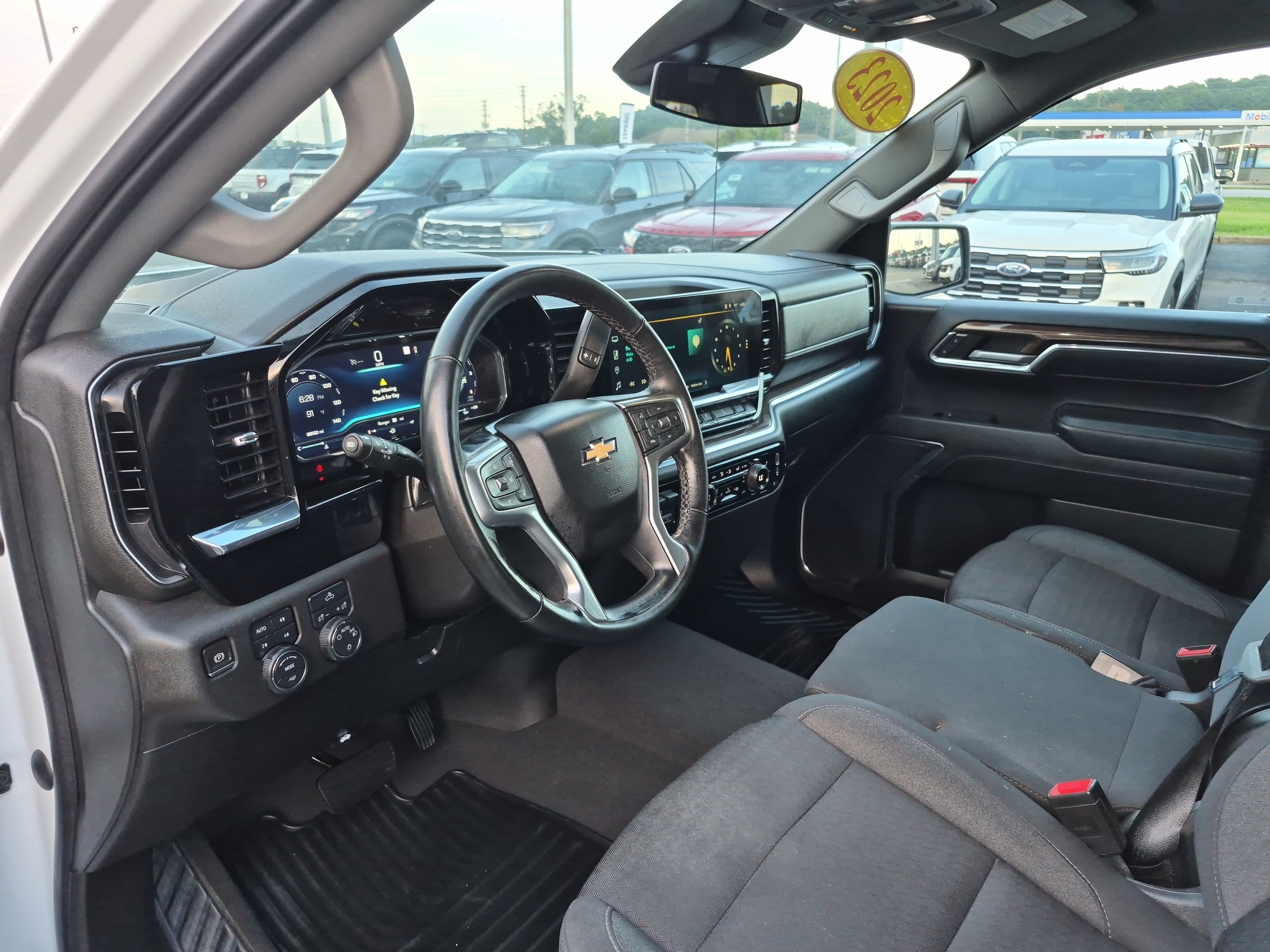 Used 2023 Chevrolet Silverado 1500 LT w/ Z71 Off-Road Package AWD/4WD image 16