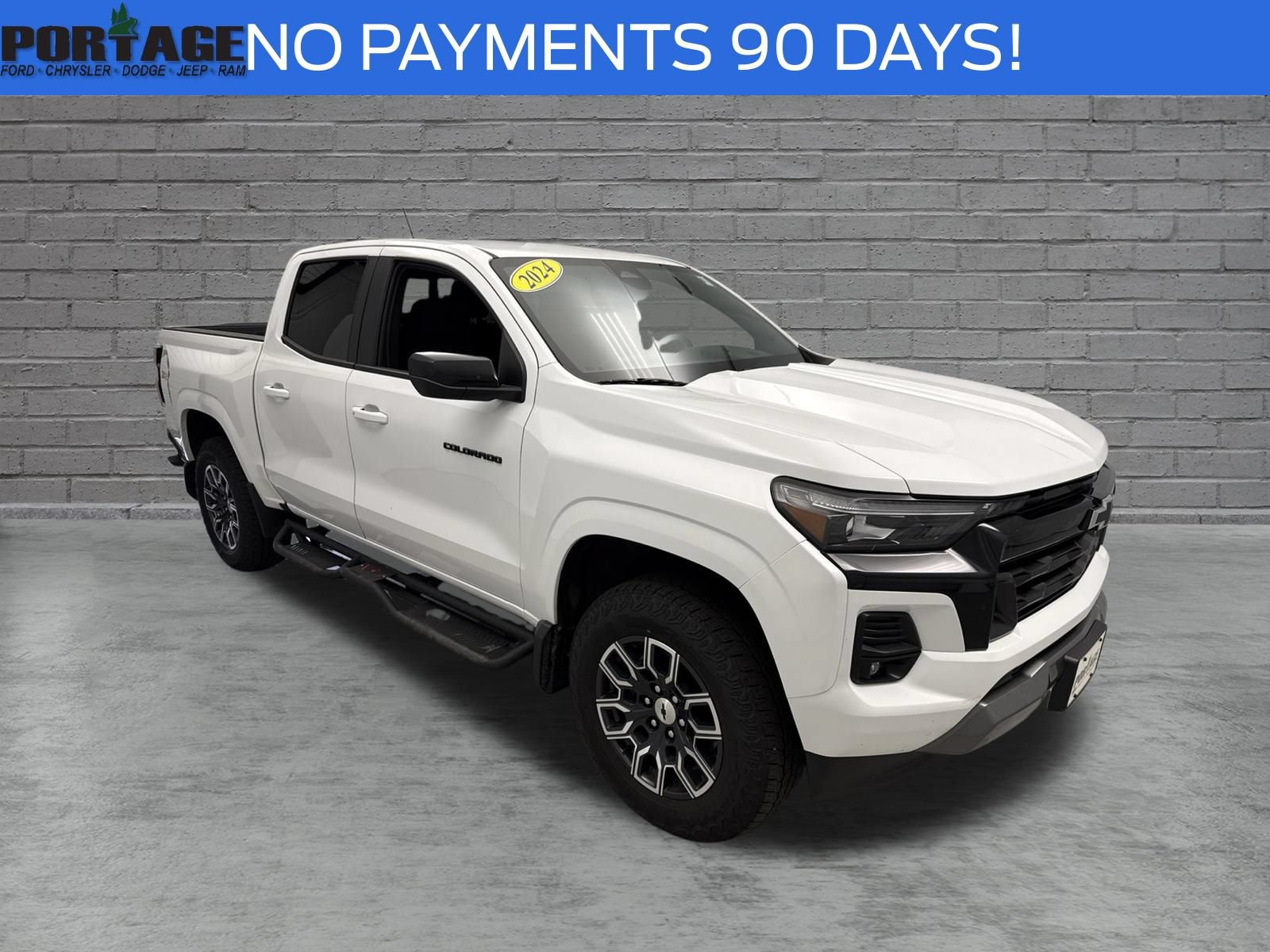 Used 2024 Chevrolet Colorado Z71 w/ Z71 Convenience Package 2