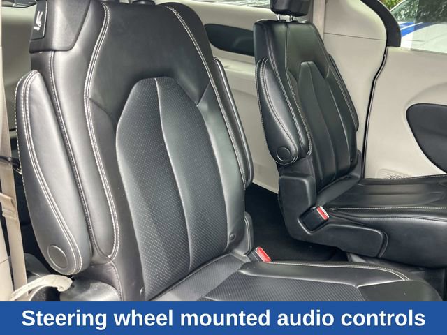 Used 2023 Chrysler Pacifica Touring-L FWD image 27
