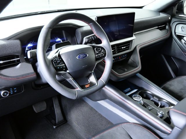 Certified 2025 Ford Explorer ST AWD/4WD image 3