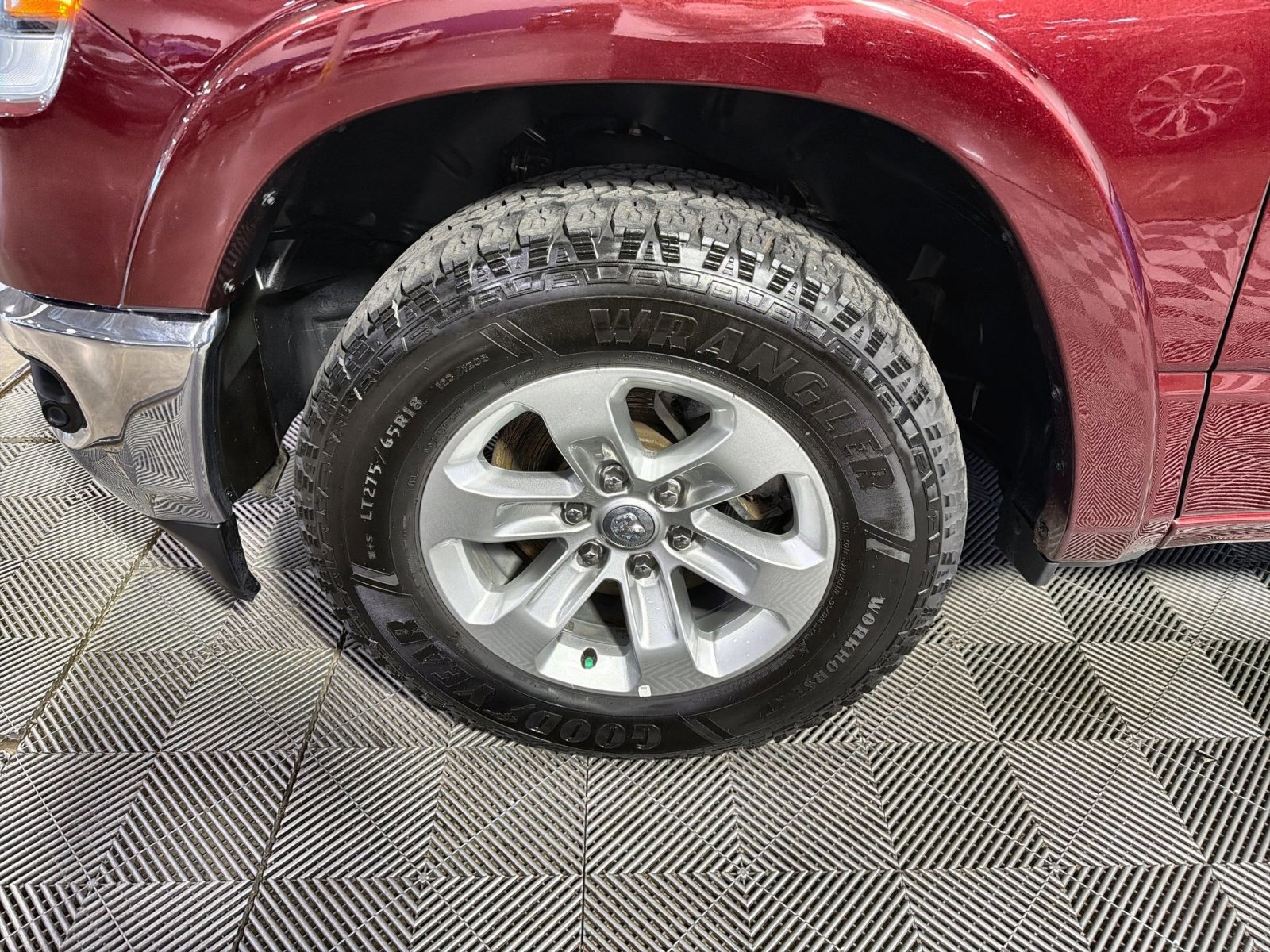 Used 2022 RAM 1500 Laramie AWD/4WD image 16