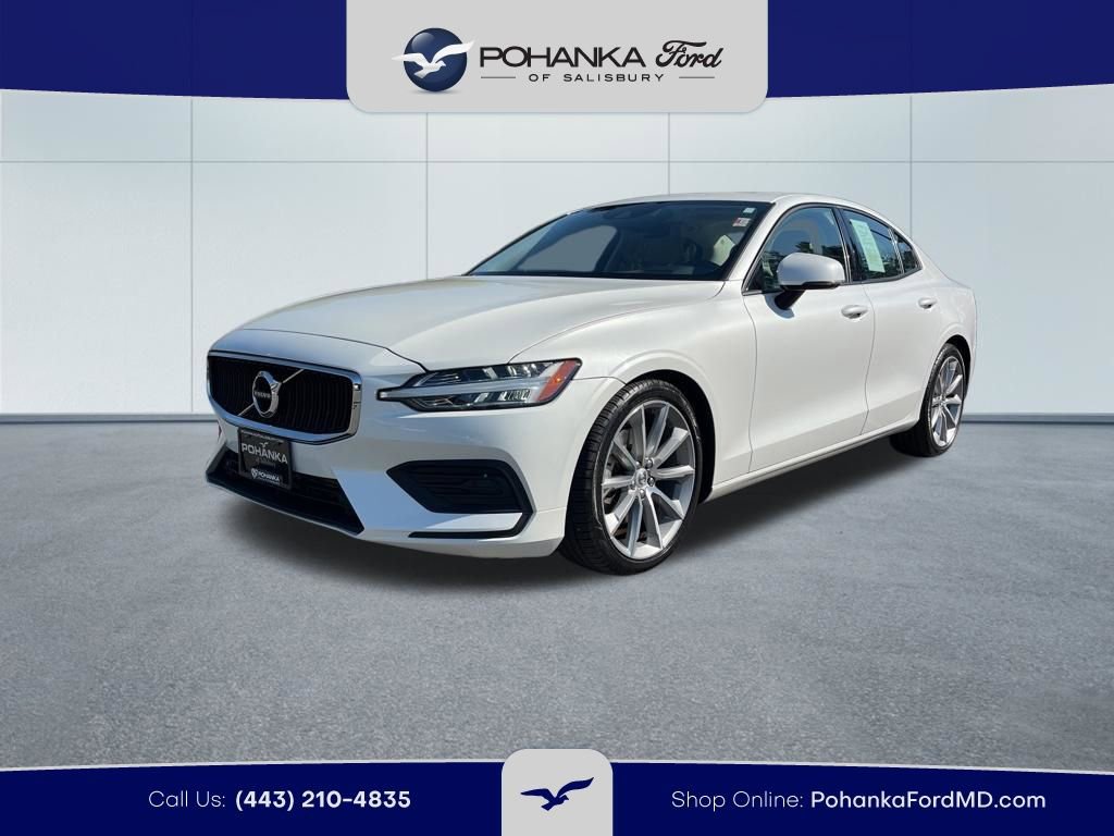 Used 2020 Volvo S60 T5 Momentum w/ Premium Package image 2
