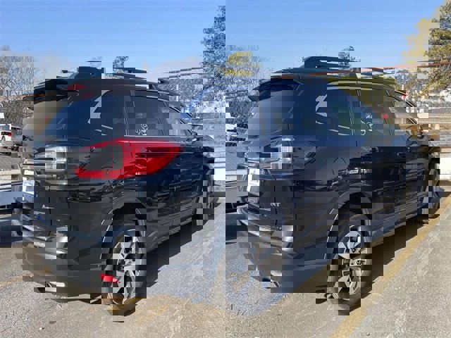 Used 2023 Subaru Ascent Premium w/ Convenience Package image 3