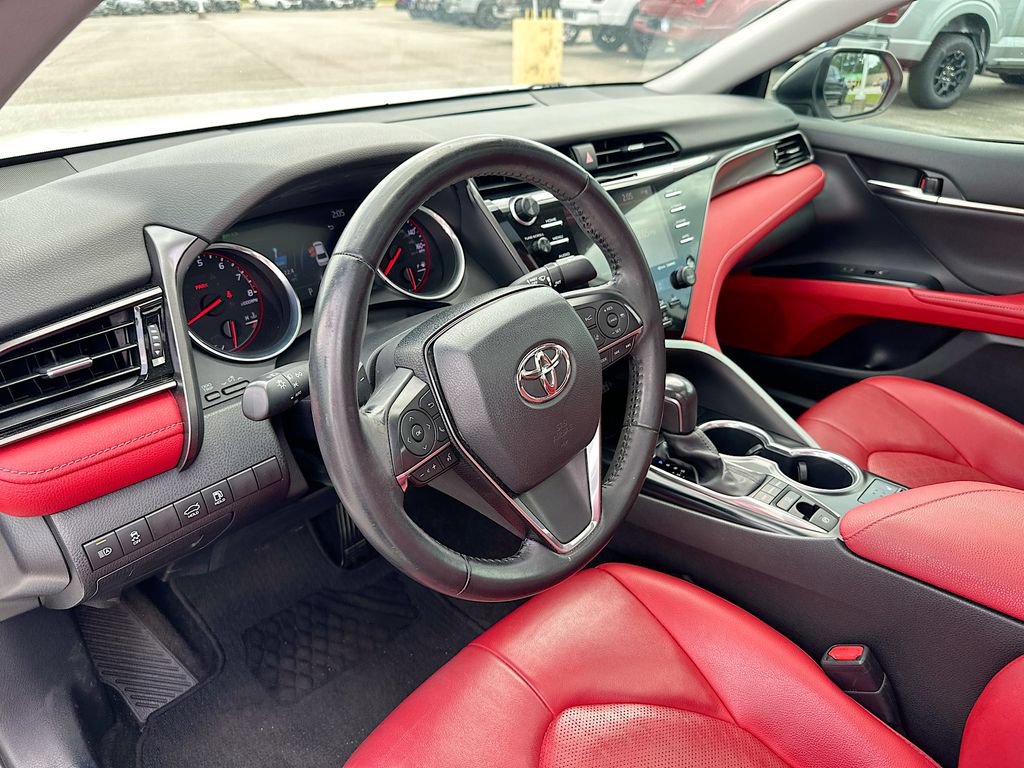 Used 2020 Toyota Camry XSE FWD image 10