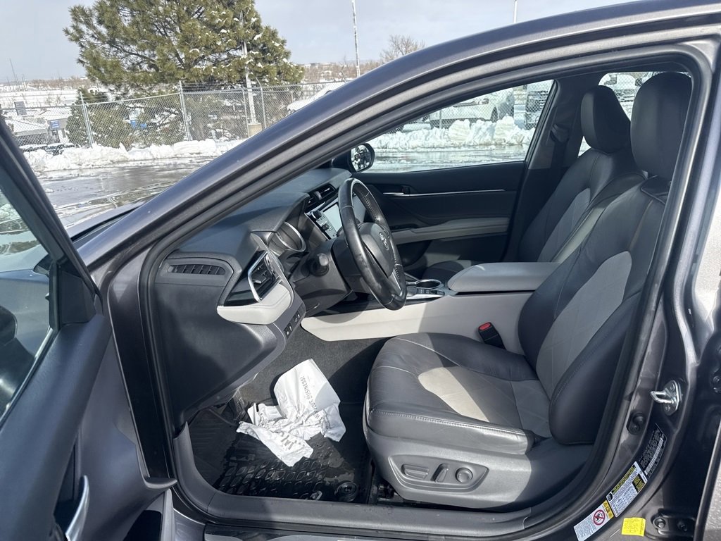 Used 2018 Toyota Camry XLE image 10