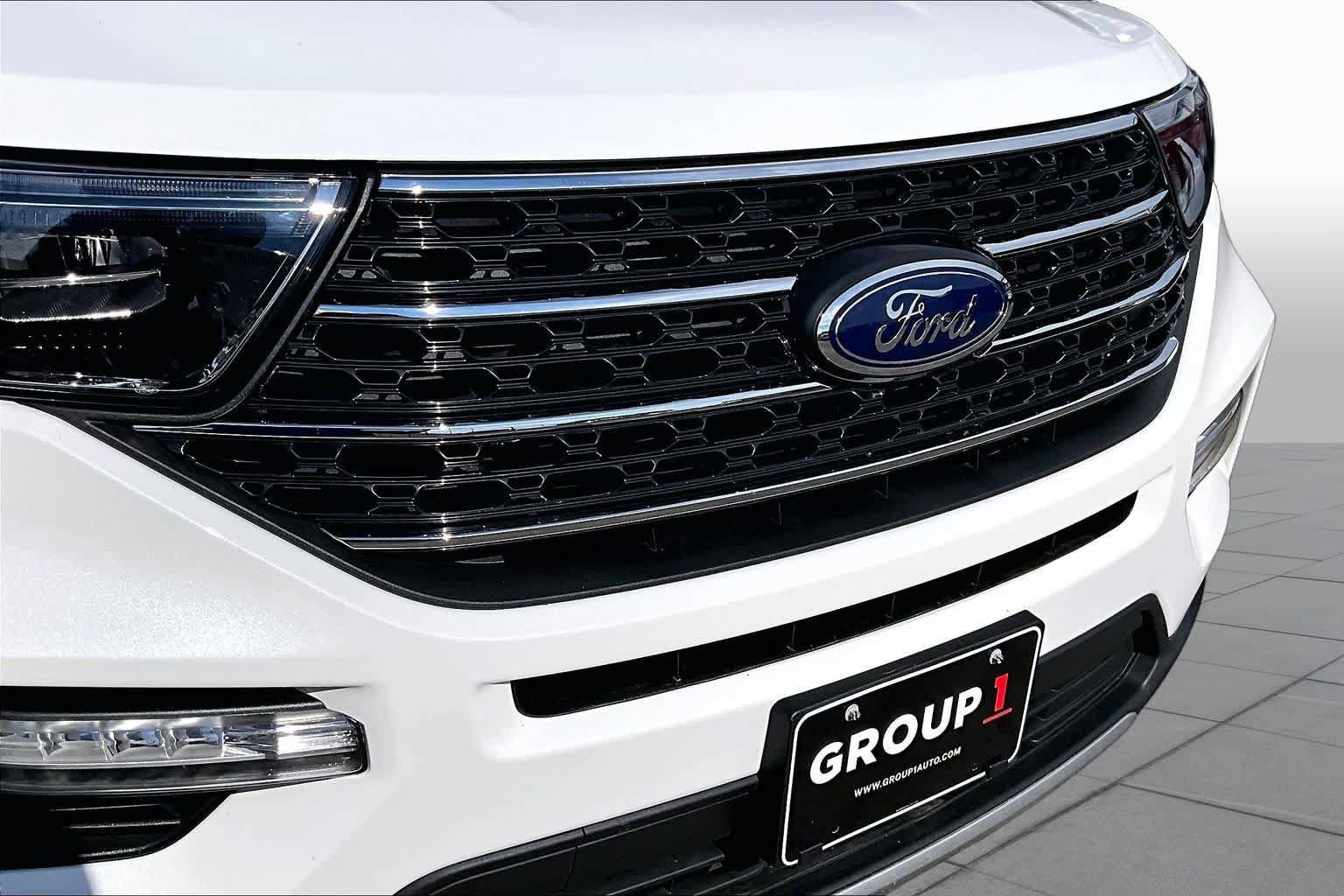 Certified 2023 Ford Explorer XLT w/ Equipment Group 202A RWD image 30