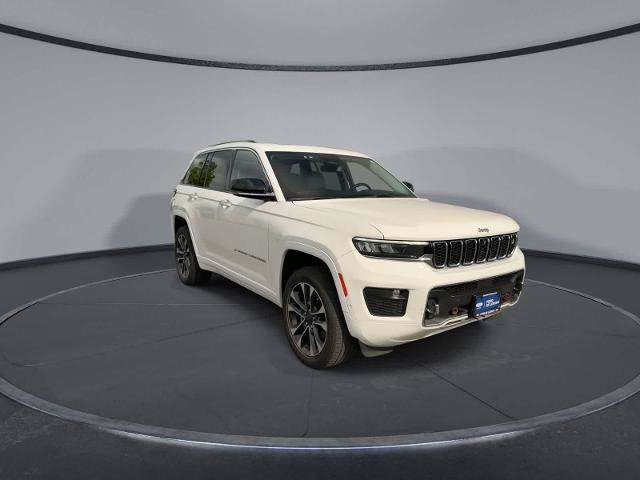 Used 2023 Jeep Grand Cherokee Overland w/ Adv Protech Group III AWD/4WD image 2
