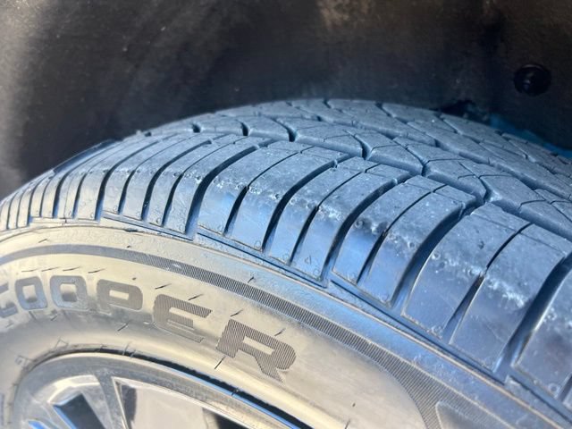 Certified 2022 Ford Explorer XLT w/ Equipment Group 202A AWD/4WD image 28