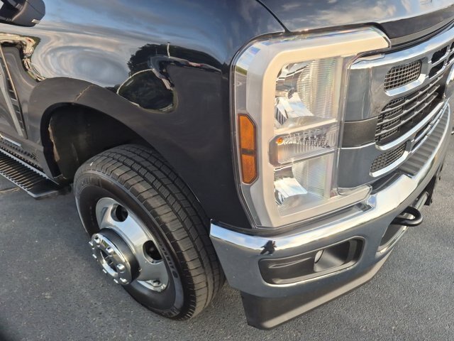 Certified 2025 Ford F350 XL w/ XL Chrome Package AWD/4WD image 8