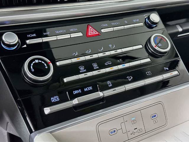Used 2026 Hyundai Santa Fe SE FWD image 17