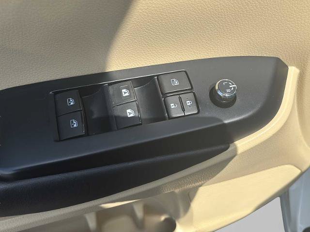 Used 2019 Toyota Highlander XLE AWD/4WD image 36