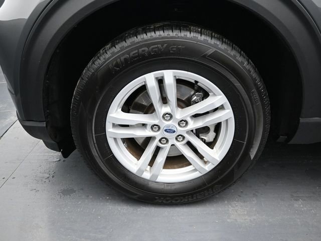 Certified 2022 Ford Explorer XLT w/ Equipment Group 202A image 9