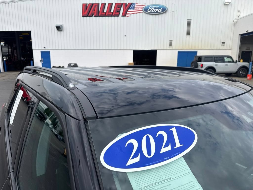 Certified 2021 Ford Explorer XLT AWD/4WD image 3