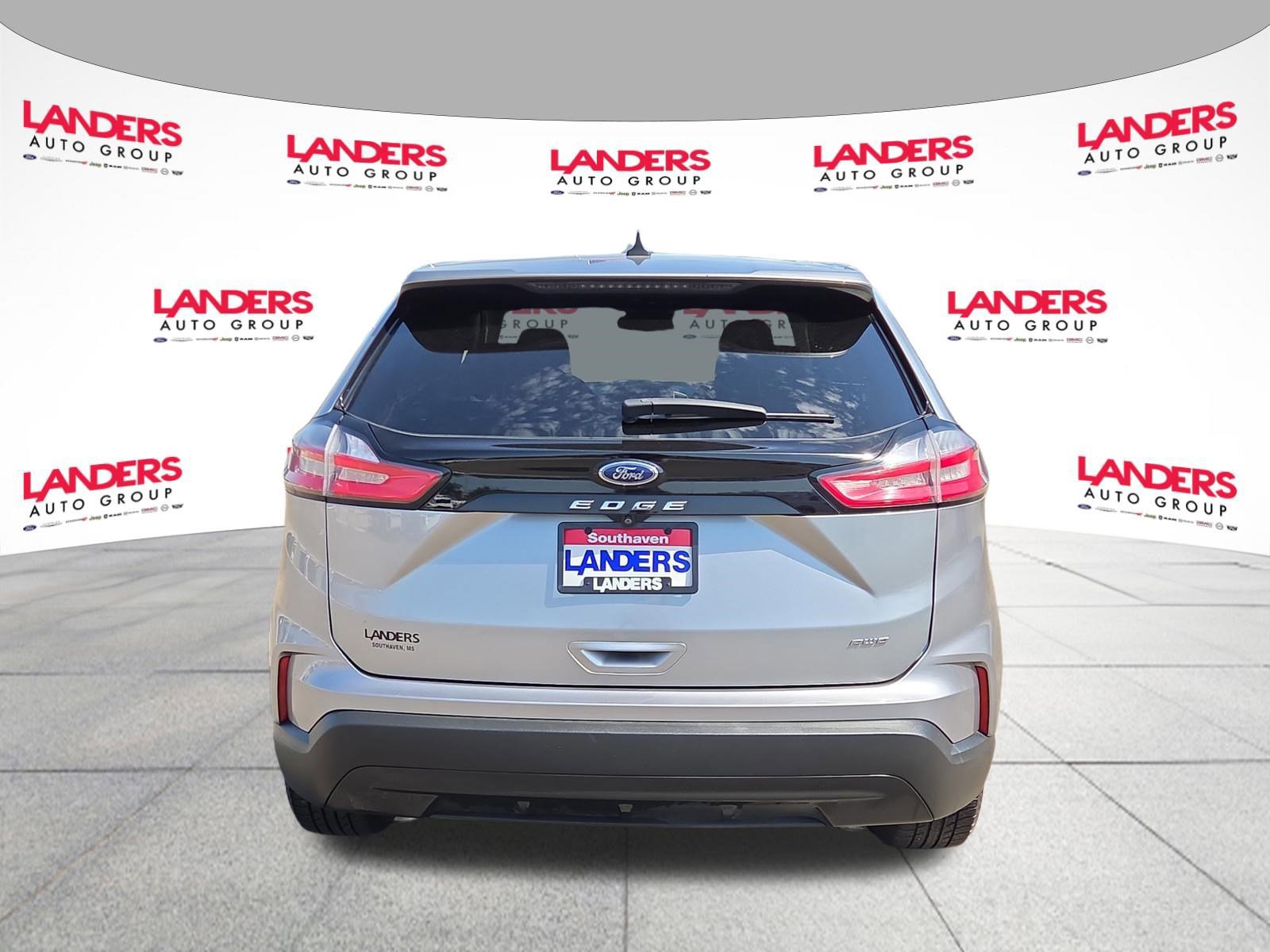 Certified 2022 Ford Edge SE image 4