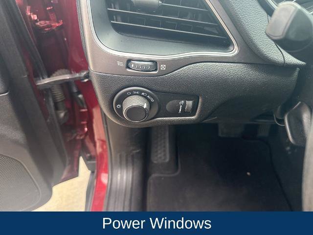 Used 2021 Jeep Cherokee Latitude FWD image 15
