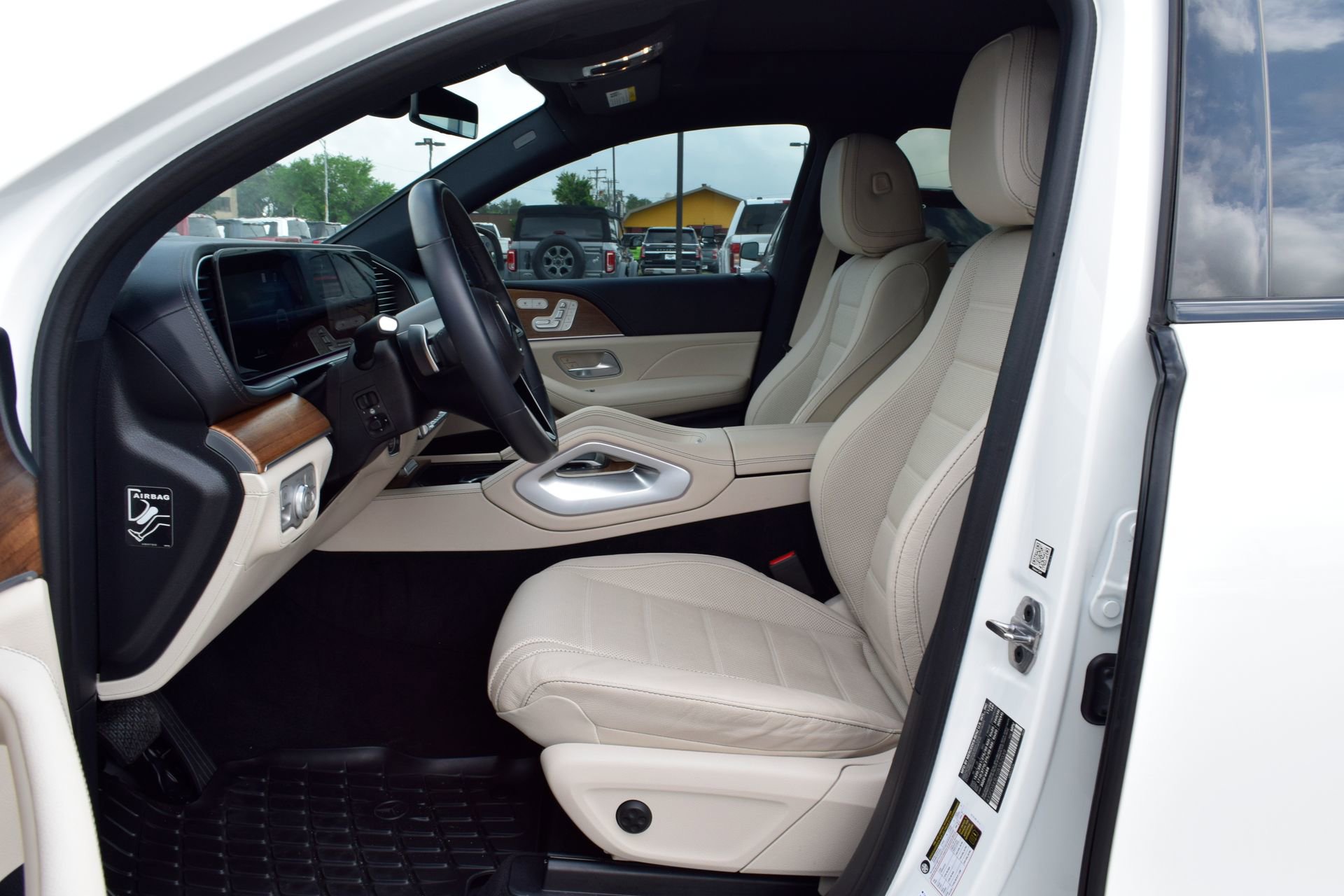 Used 2025 Mercedes-Benz GLE 450 4MATIC Coupe image 18