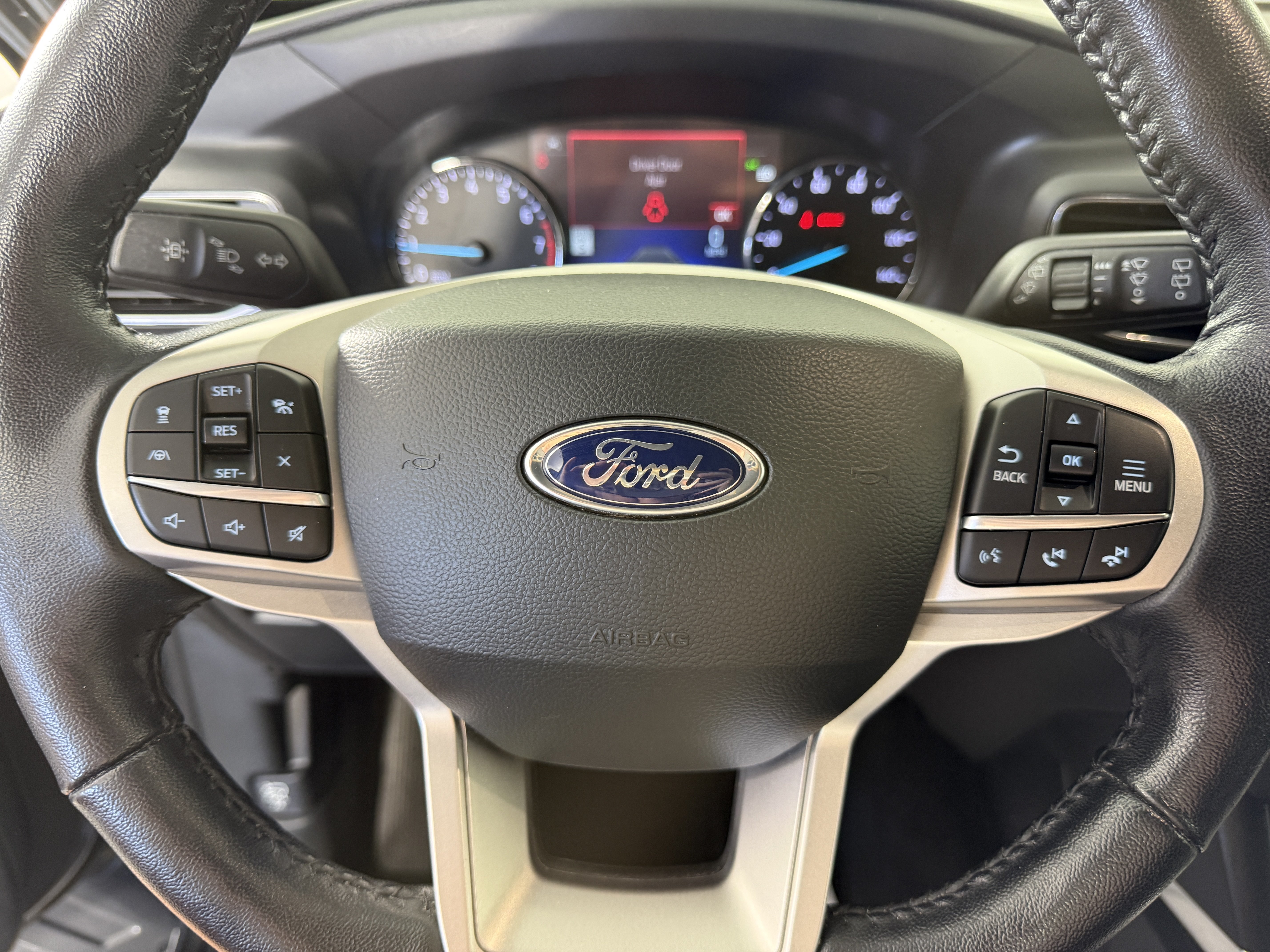 Certified 2022 Ford Explorer XLT w/ Equipment Group 202A RWD image 27