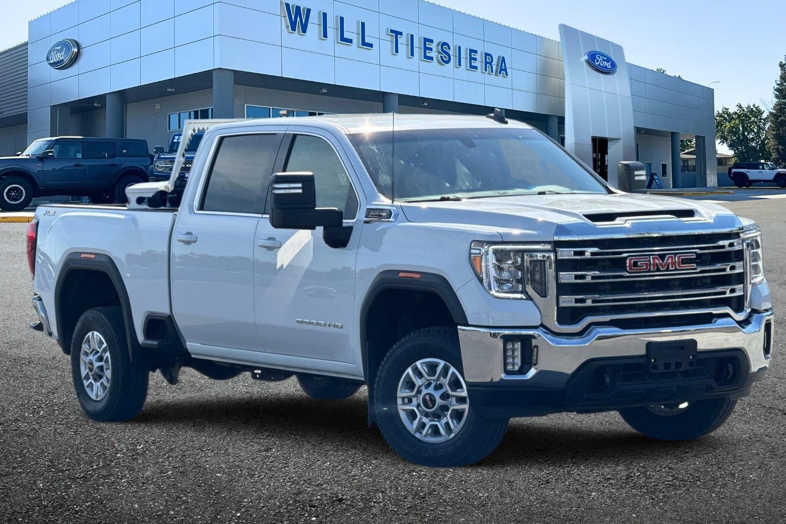 Used 2022 GMC Sierra 2500 SLE w/ SLE Convenience Package image 2