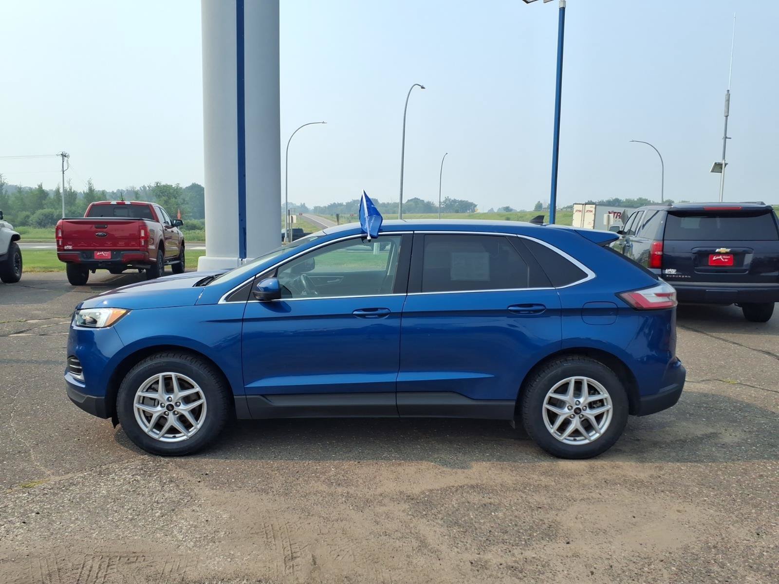 Certified 2024 Ford Edge SEL AWD/4WD image 2