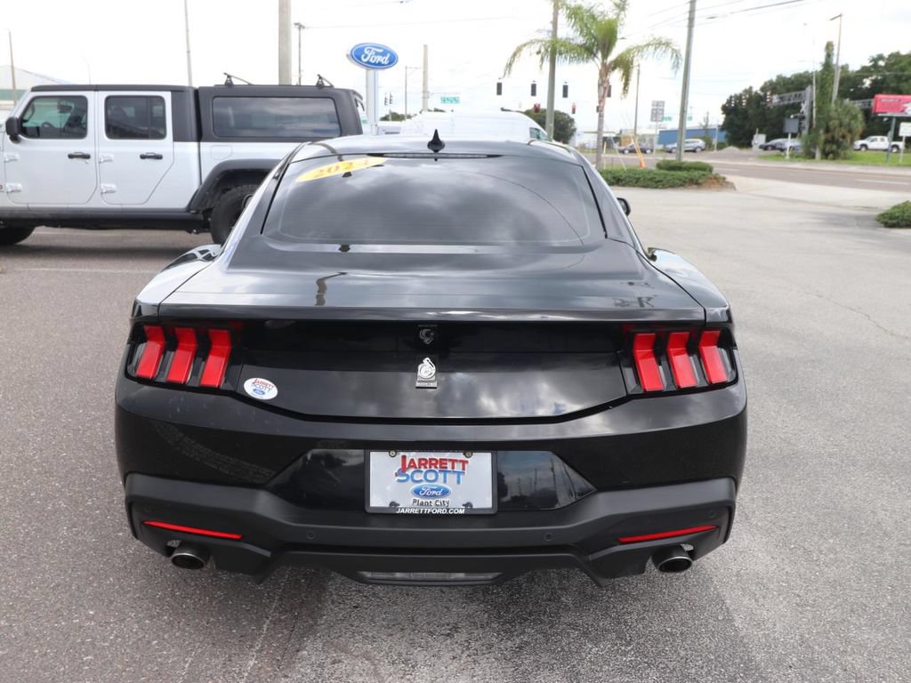 Certified 2024 Ford Mustang Coupe RWD image 10