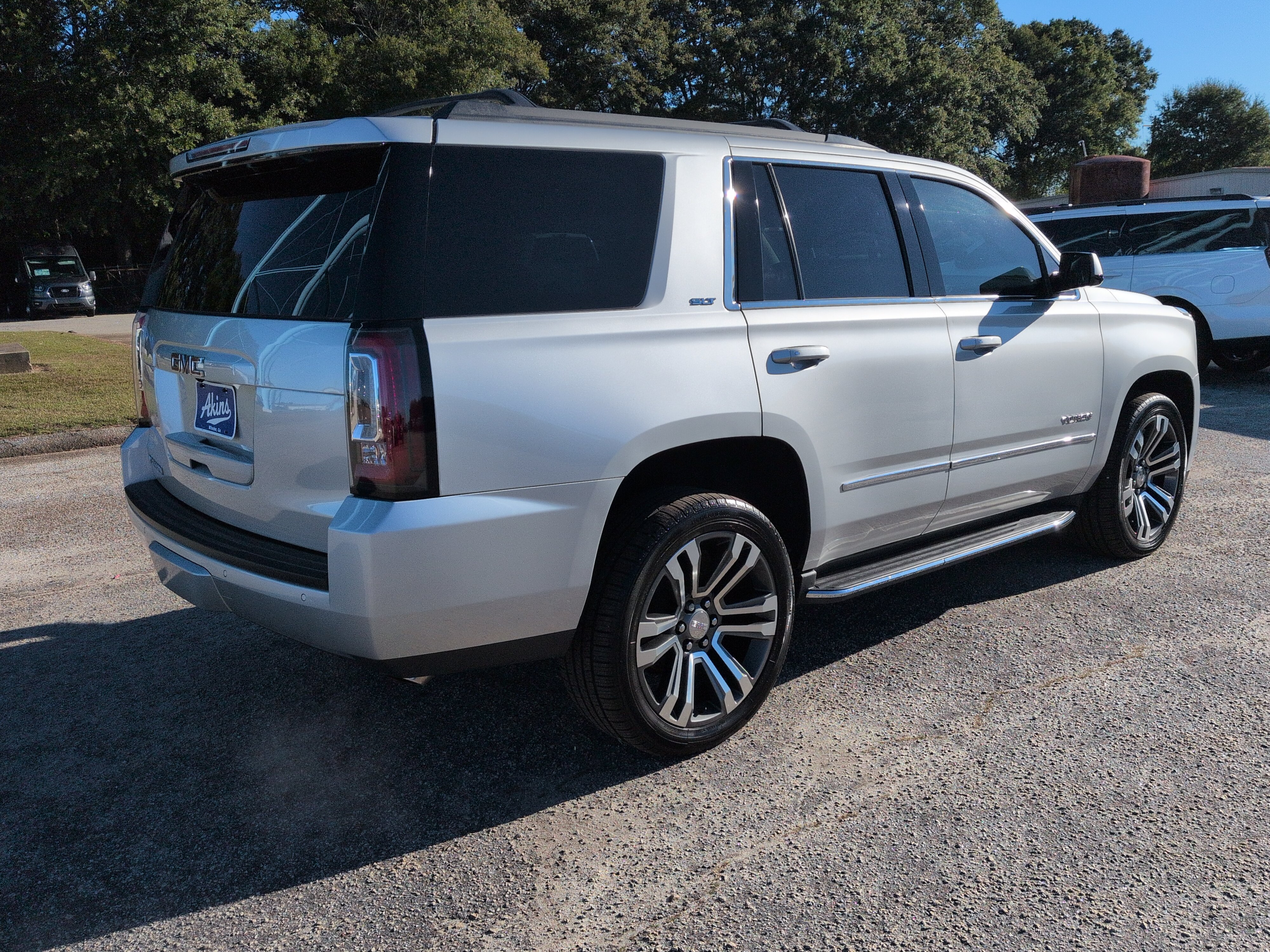Used 2019 GMC Yukon SLT w/ Premium Edition RWD image 3