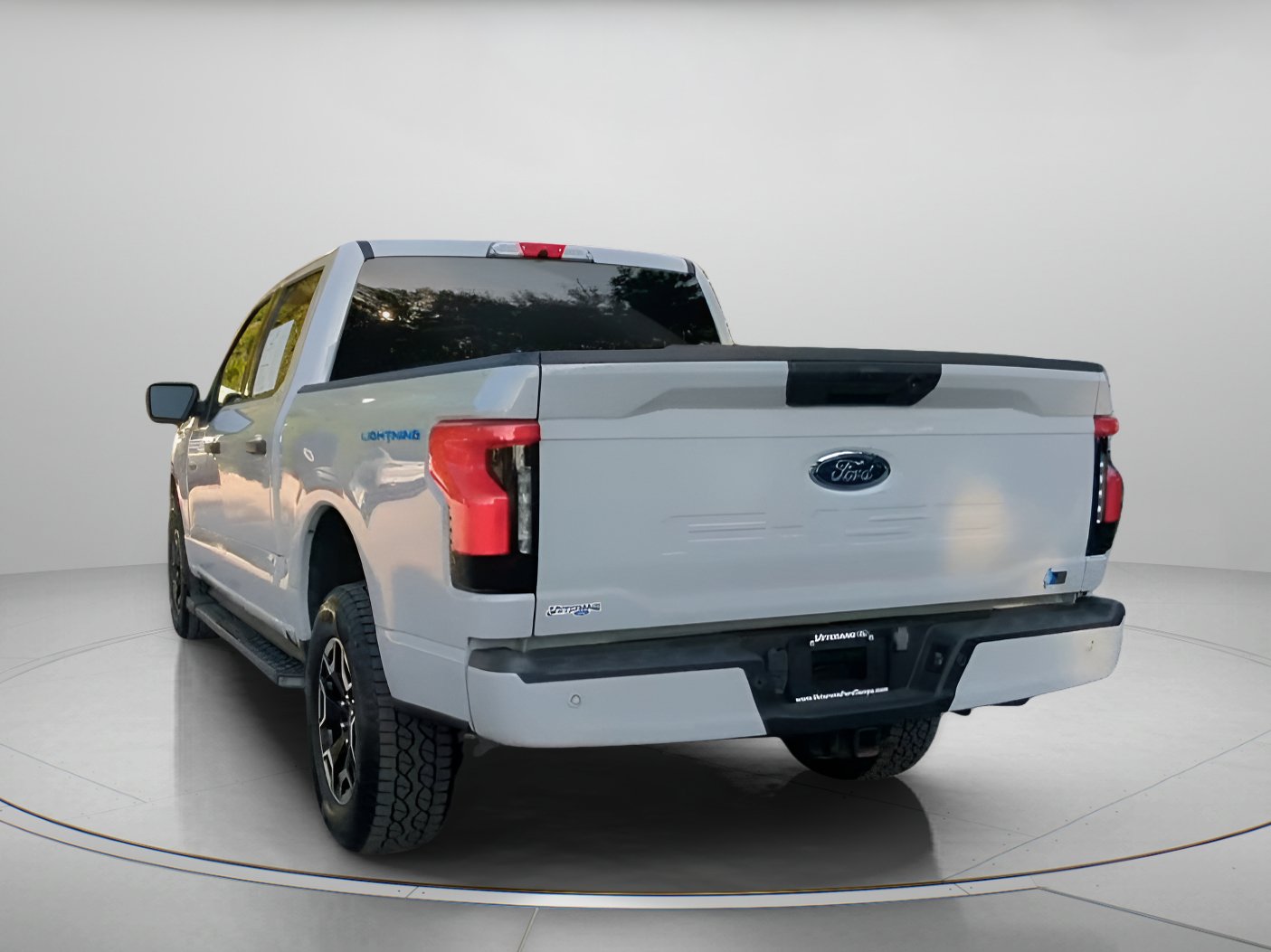 Certified 2023 Ford F150 Lightning XLT AWD/4WD image 22