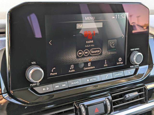 Used 2025 Nissan Pathfinder SV image 35