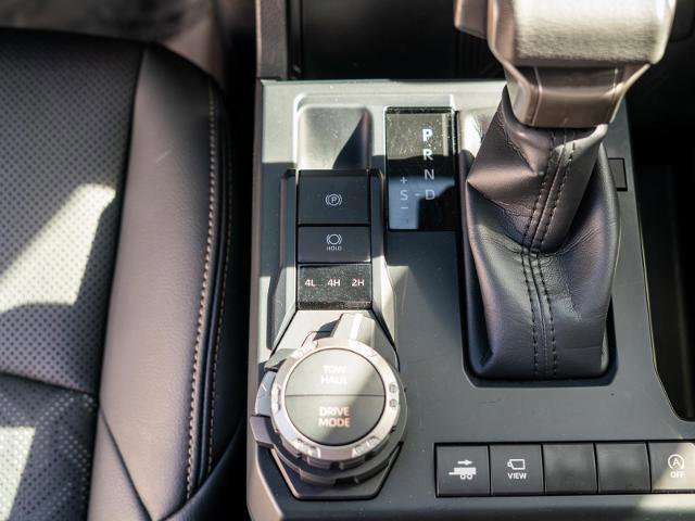 Used 2025 Toyota Tacoma Limited image 31